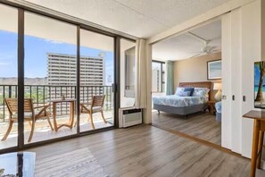 1 bedroom, iron/ironing board, free WiFi, bed sheets - 17th Fl Waikiki Banyan | Parking | AC | City View (Honolulu)