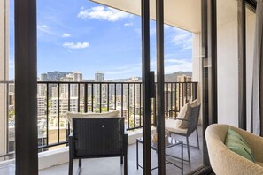 Interior - 20th Fl Waikiki Banyan | King | AC | Parking (Honolulu)