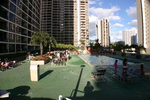 Pool - 29th Fl Waikiki Banyan | Diamond Head Views | Parking | AC (Honolulu)