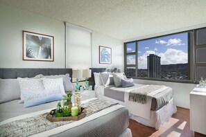 1 bedroom, iron/ironing board, free WiFi, bed sheets - 29th Fl Waikiki Banyan | Diamond Head Views | Parking | AC (Honolulu)