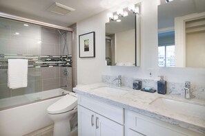 Shower, hair dryer, towels - 13th Fl Ilikai 2 BDRM Condo | King | AC | Marina View (Honolulu)