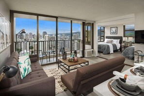 Smart TV - 31st Fl Waikiki Banyan 1 BR Condo | Ocean View | Parking (Honolulu)