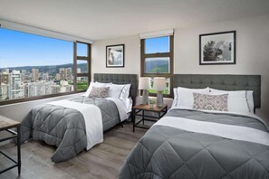 1 bedroom, iron/ironing board, free WiFi, bed sheets - 31st Fl Waikiki Banyan 1 BR Condo | Ocean View | Parking (Honolulu)