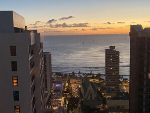 Exterior - 38th Fl Waikiki Banyan | King | AC | Parking (Honolulu)