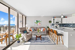 TV - 29th Fl Waikiki Banyan | King | Parking (Honolulu)