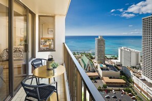 Outdoor dining - 31st Fl Waikiki Banyan | Parking | AC | Partial-Ocean Views (Honolulu)
