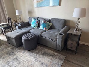 TV - 19th Fl 1 BDRM | Parking | AC | City View (Honolulu)