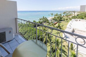 Property grounds - 10th Fl Waikiki Shore Studio | Beach front | AC (Honolulu)