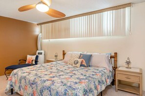 1 bedroom, desk, iron/ironing board, free WiFi - 11th Fl Executive Centre | Parking | Pool | Patio (Honolulu)
