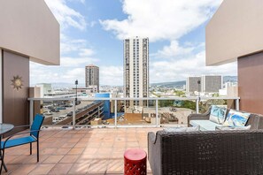 Terrace/patio - 11th Fl Executive Centre | Parking | Pool | Patio (Honolulu)