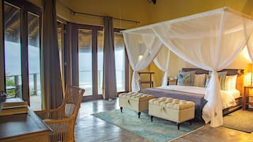 Luxury Suite, Balcony | Desk, laptop workspace, iron/ironing board, free WiFi