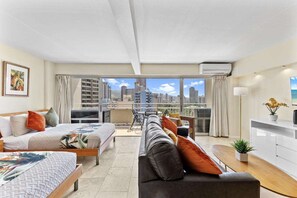 Iron/ironing board, free WiFi, bed sheets - Ilikai 14th Fl Studio | City View | AC | Pool (Honolulu)