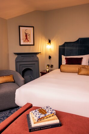 Desk, laptop workspace, free WiFi - The Royal Bell (Bromley)