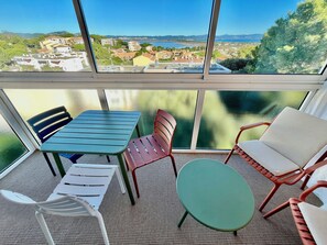 Interior - Sea view, calm and comfort in the village (Hyères)