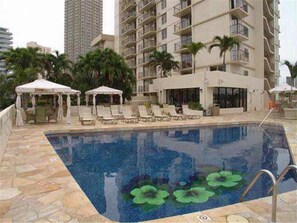 Pool - 16th Fl Luana Waikiki Studio | Park & Partial Ocean View (Honolulu)