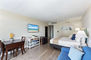 Iron/ironing board, free WiFi, bed sheets