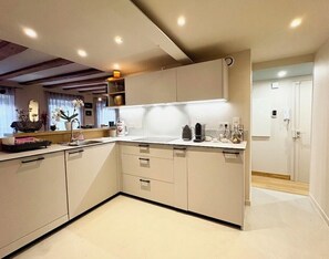 Fridge, microwave, oven, dishwasher