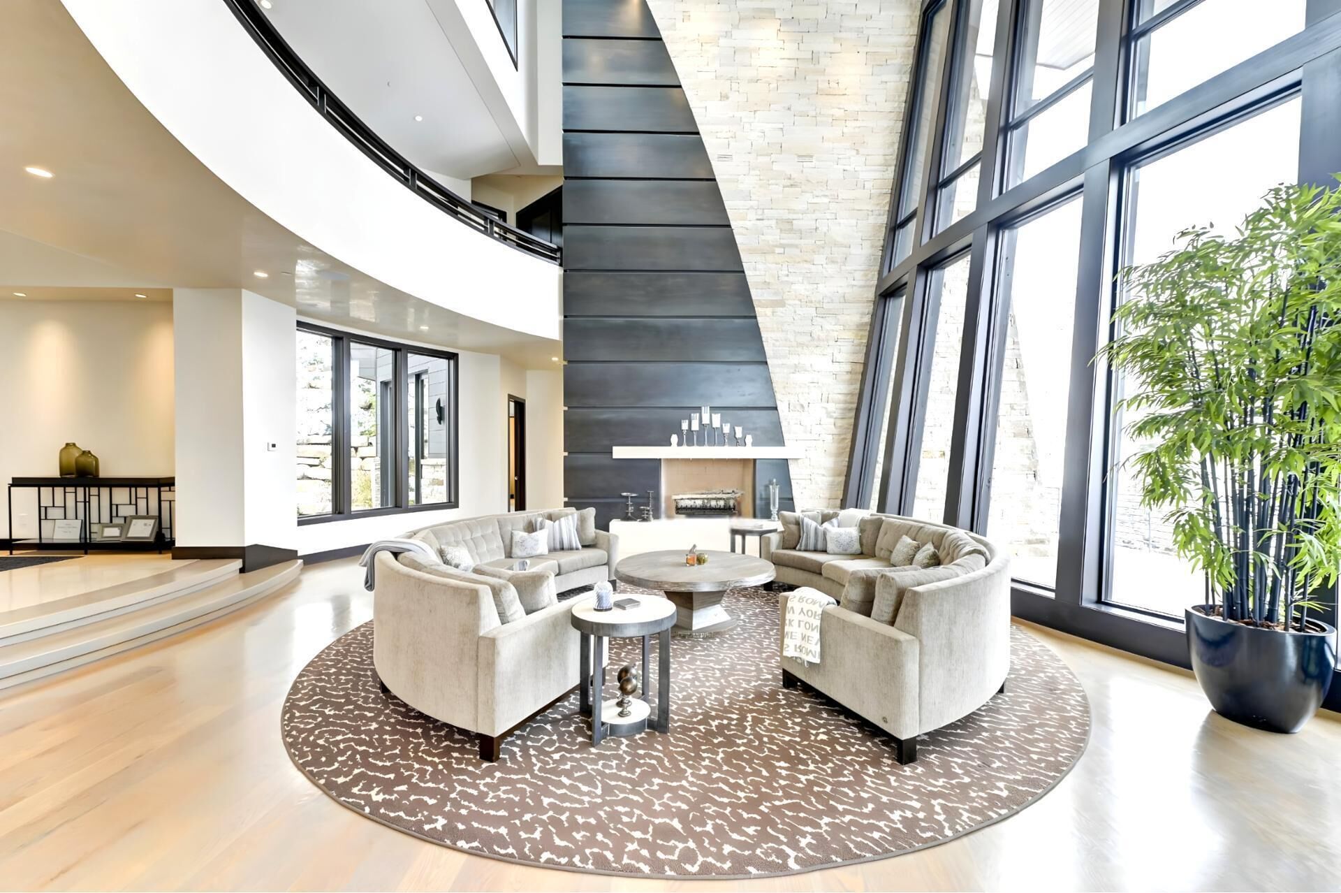 Studio (Multiple Bedrooms) | Woonkamer | Televisie