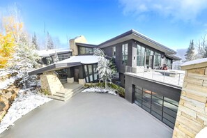 Studio (Multiple Bedrooms) | Pintu masuk properti