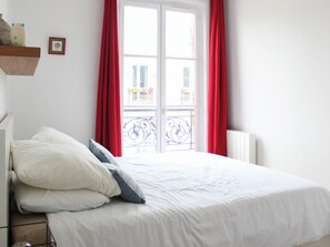 1 bedroom, iron/ironing board, WiFi, bed sheets - Bright 2-room in the 15th (Paris)