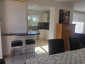 Interior - Beautiful Apartment with Garden Near Beach (Fréjus)