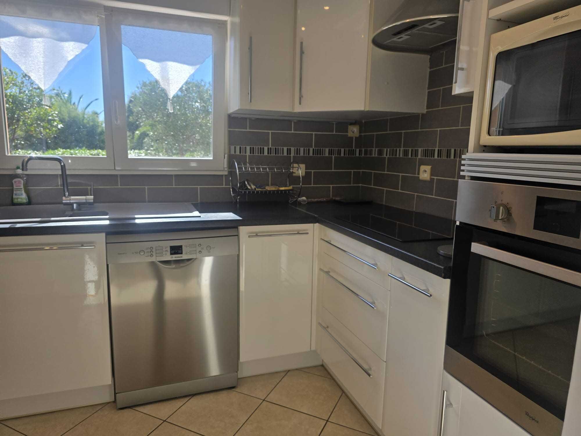 Frigorifero, forno, lavastoviglie, macchina per tè/caffè