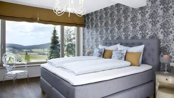 6 bedrooms, WiFi, bed sheets