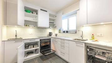 冰箱、烤箱、炉灶、洗碗机