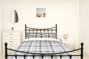 5 dormitorios, tabla de planchar con plancha, wifi y ropa de cama