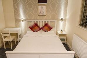 Ferros/tábuas de passar roupa, Wi-Fi, roupa de cama