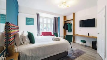 1 bedroom, iron/ironing board, travel crib, WiFi