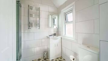 Een douche, een haardroger