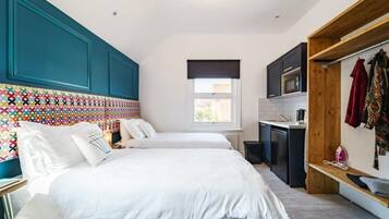 1 bedroom, travel cot, WiFi, bed sheets