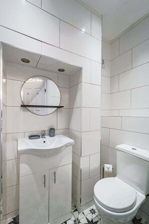 Douche, sèche-cheveux
