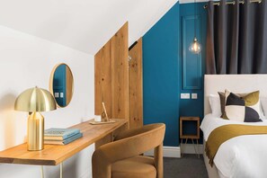 1 bedroom, desk, WiFi, bed sheets - The Adelphi | King Studio in Stratford (Stratford-upon-Avon)