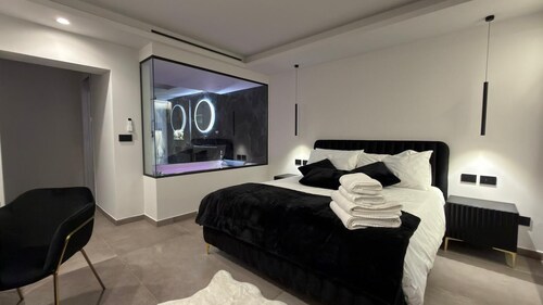 Coco Noir Luxury Villa