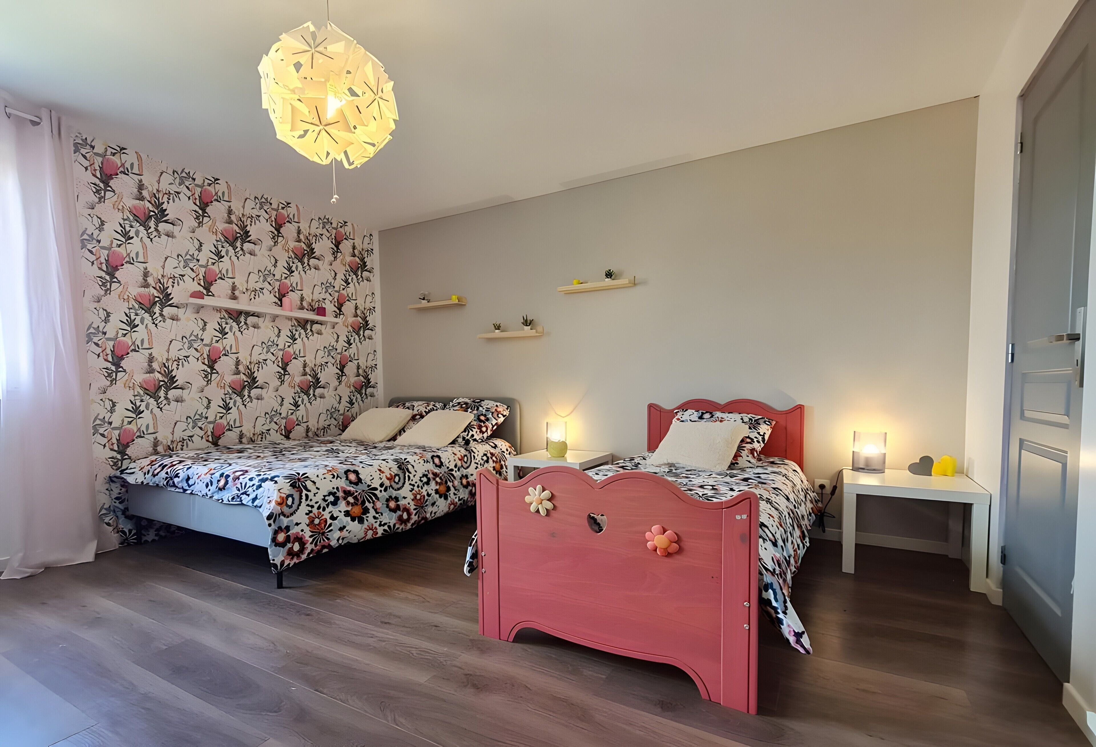 5 bedrooms, WiFi, bed sheets