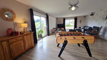 Télévision, cheminée