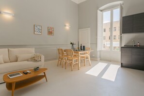 Smart TV, books - Wanderlust Experience | Deco Blue (Bari)