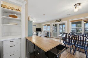 Interior - Starfish Hideaway - Waterfront Getaway (Kill Devil Hills)
