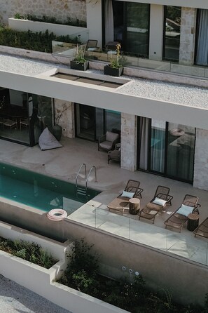 Outdoor pool - Lithos villa by Elements villas (Kokkino Chorio)