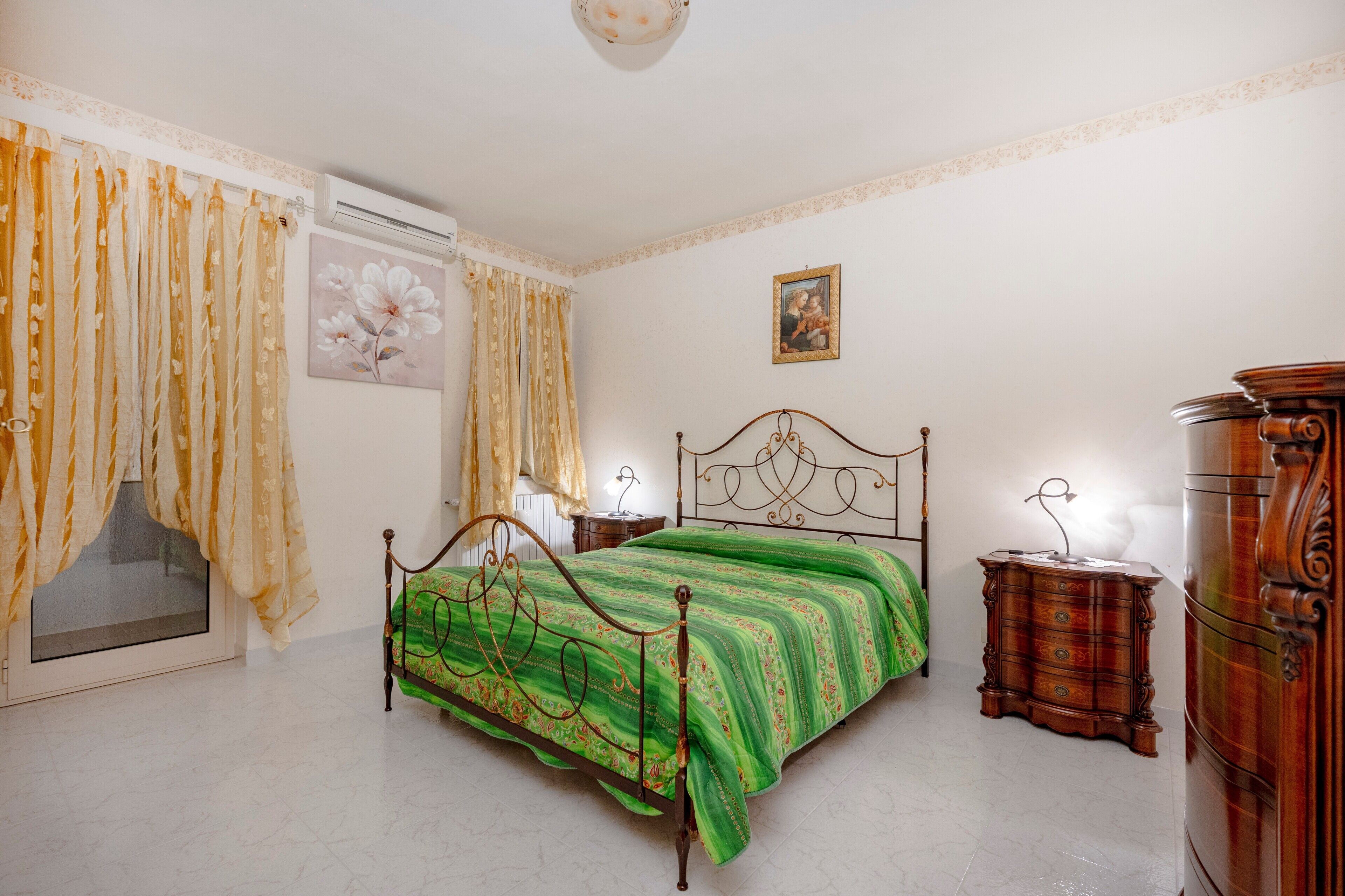 2 bedrooms, bed sheets