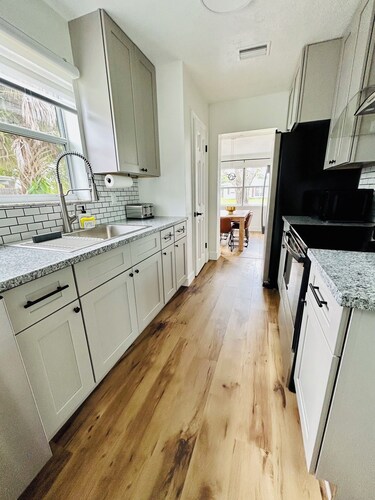 3-bedroom house in tranquil Port Charlotte with cool AC