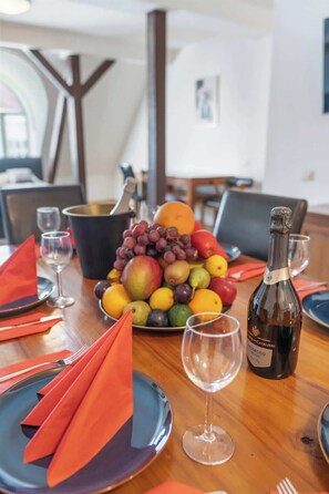 Dining - Royal Prague Gallery (Prague 5)