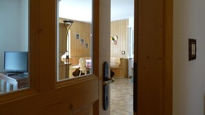 Interior - Apartment 'La Capinera Canazei' with Mountain View, Balcony & Wi-Fi (Mazzin)