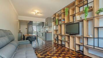 Basic Apartment | Living area