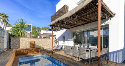 Illiade Room in Shared Villa with Pool and Terrace