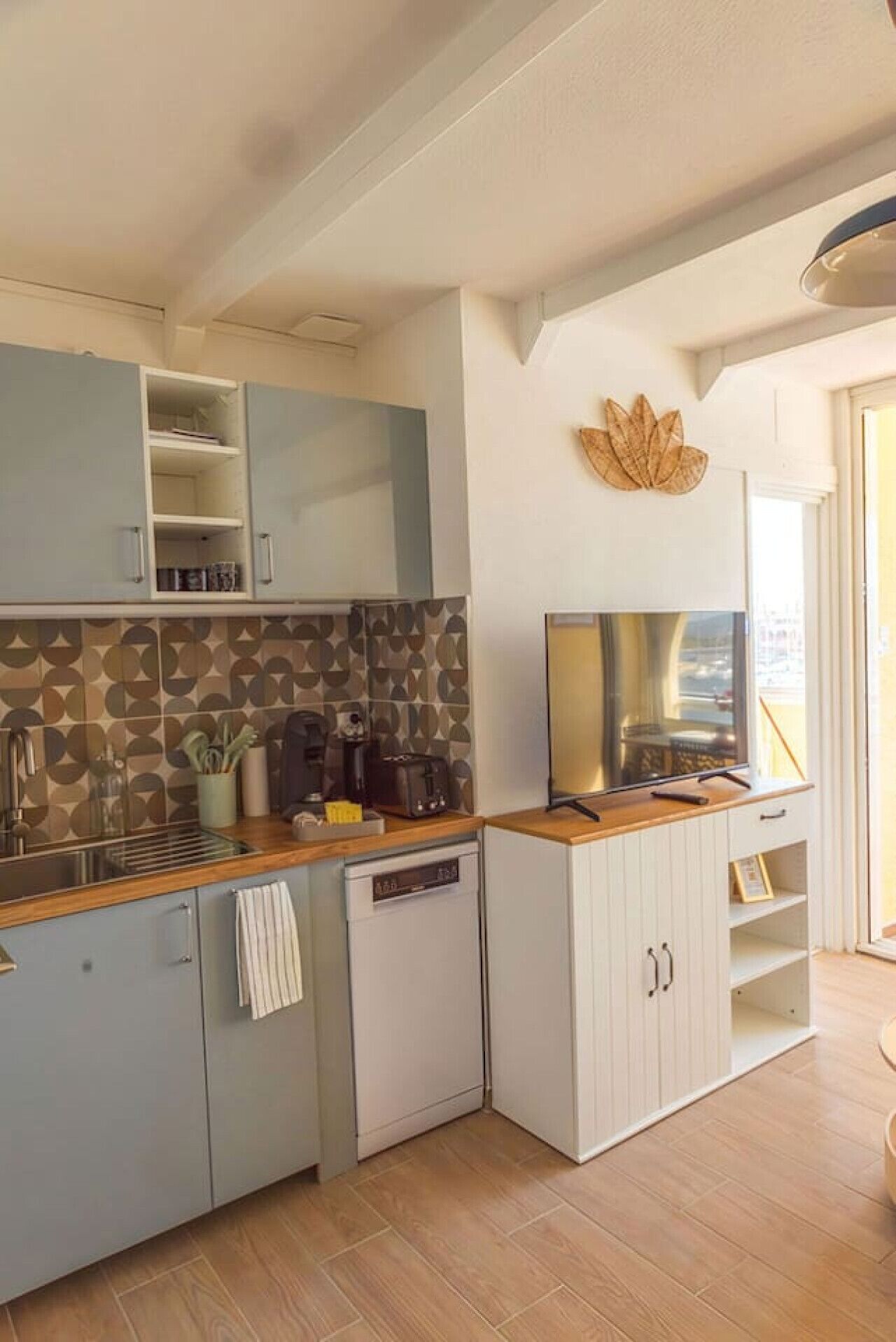 Kühlschrank, Mikrowelle, Geschirrspüler