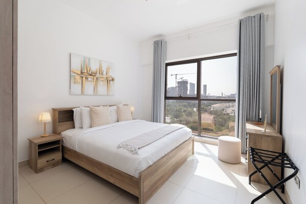 Luxury Apartment, Balcony, City View