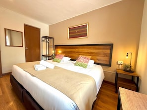 Comfort Room, City View | Cadar kapas Mesir, peralatan tempat tidur premium, Wi-fi percuma 